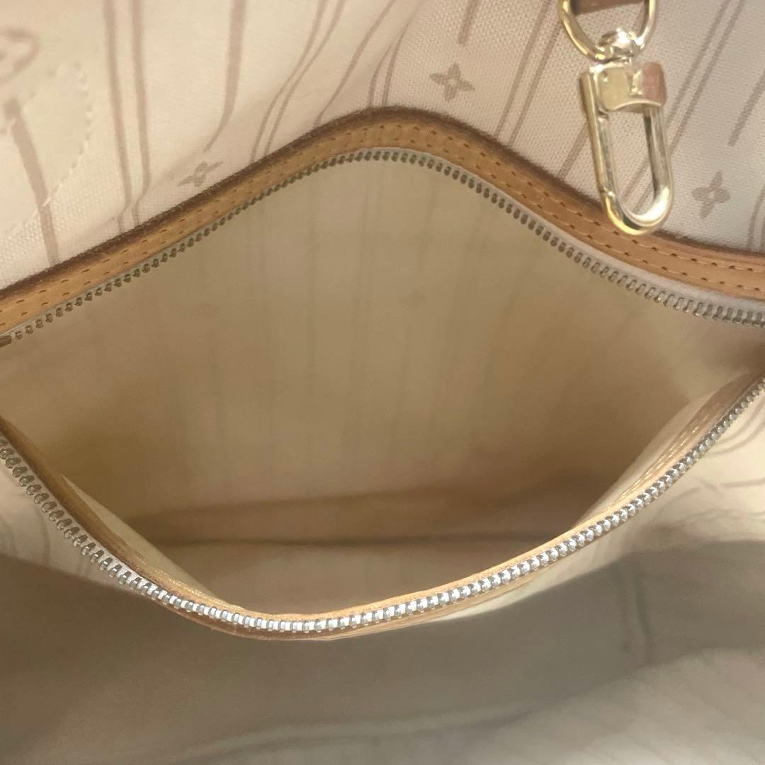 LOUIS VUITTON ネヴァーフル　白