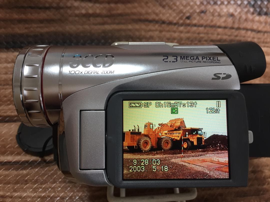 撮影再生ダビングOK　美品　Panasonic　NV-GS200　付属品あり