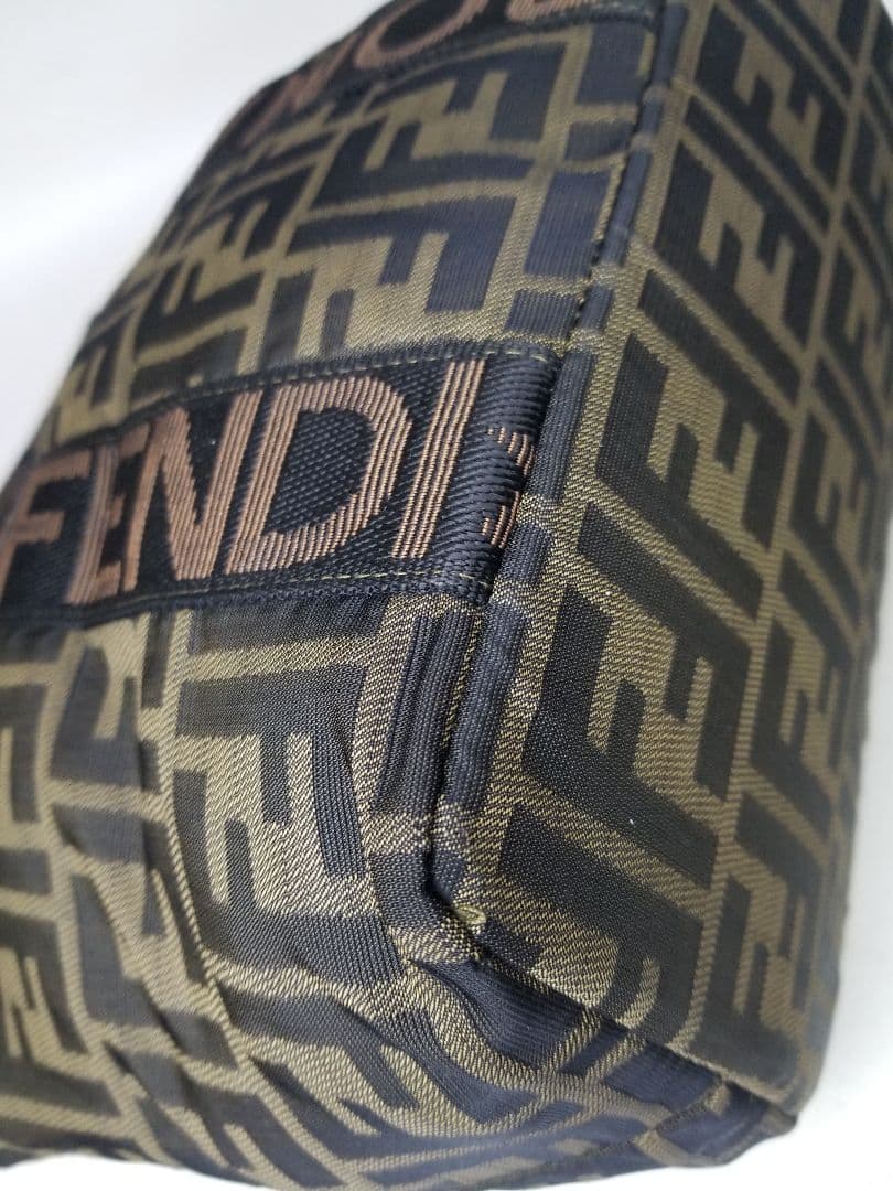 ヴィンテージ フェンディ FFモノグラム ジッピーハンドバッグ（ブラウン）