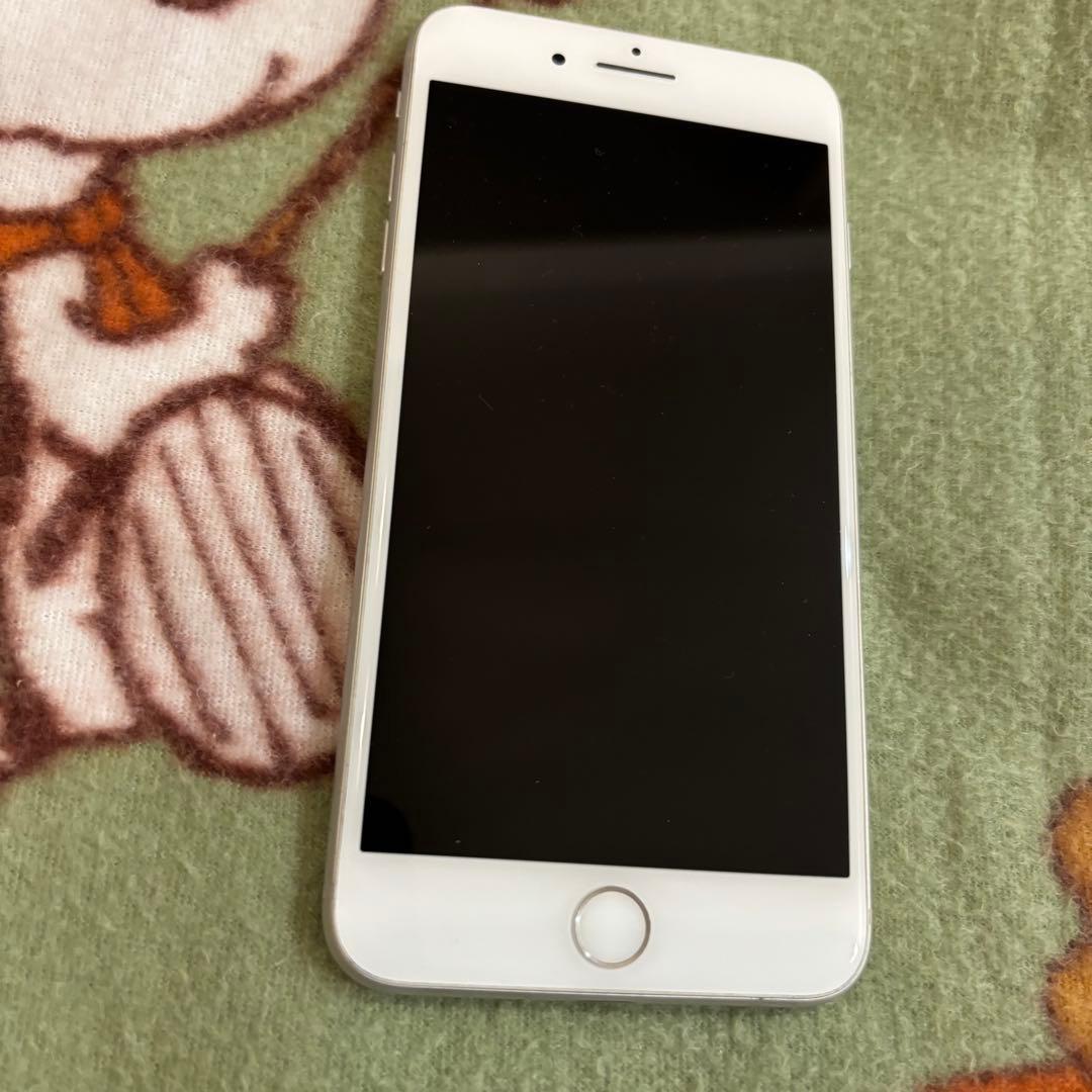 Apple iPhone 8 Plus シルバー 本体　スマホ　箱　256