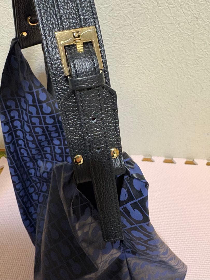 mitsurinさま ☆ソフティ☆ポーチ付きワンショルダー☆ネイビー