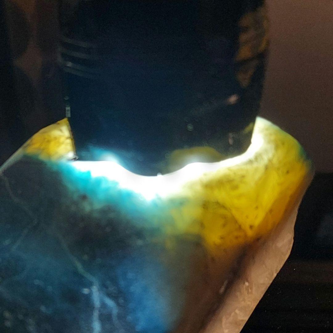 綺麗な色合い♪大きな激レア石 ブルーアイス グレイシアライト 表面磨き 307