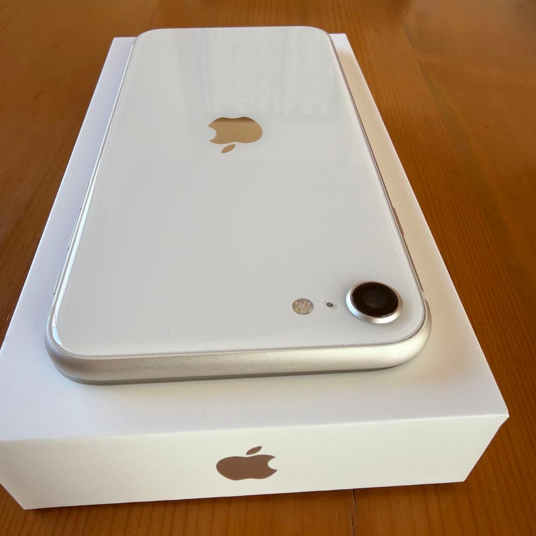 Apple iPhone SE (第3世代) 64GB スターライト