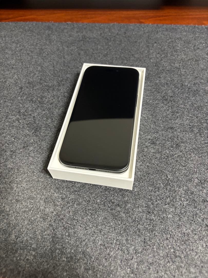iPhone 15 256GB ブラック 本体
