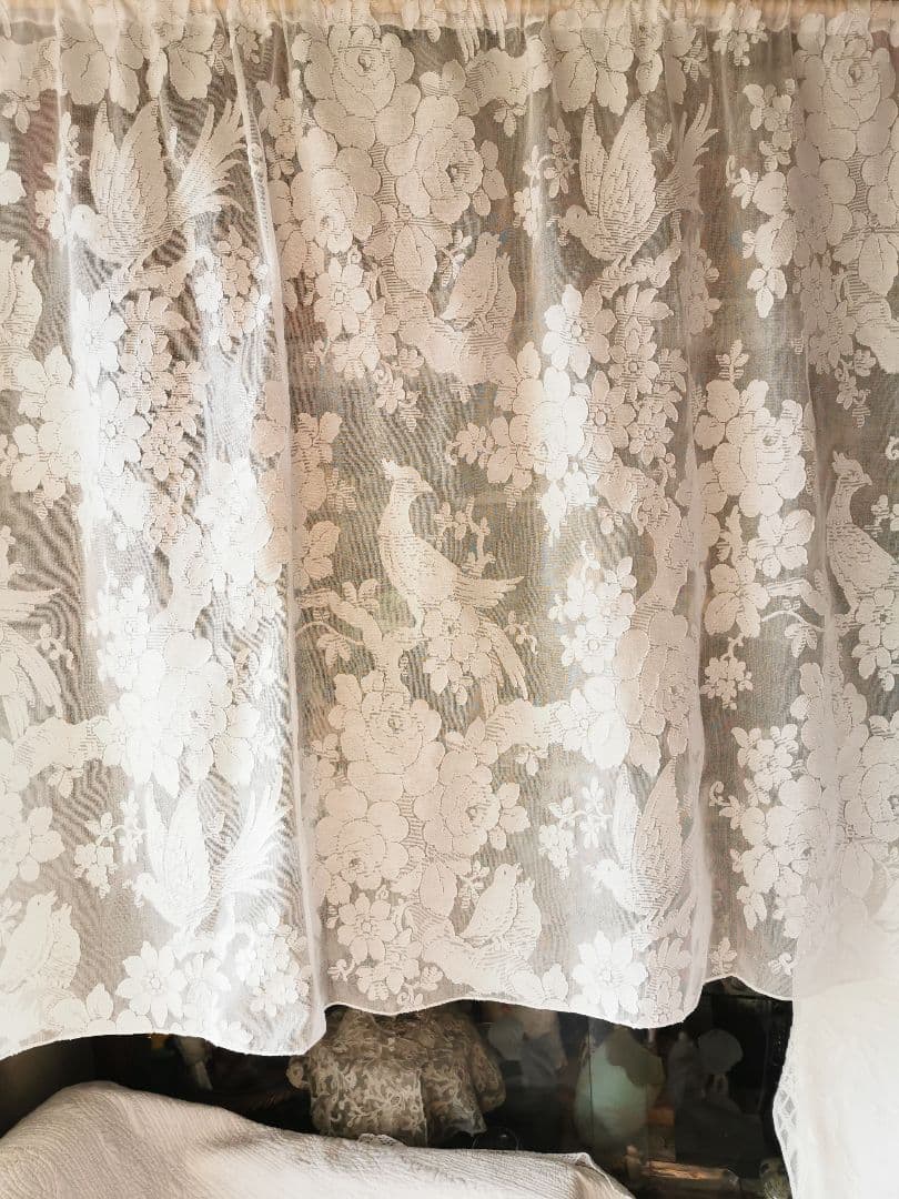 アンティーク ノッティンガムマドラスレース 餌やり鳥の親子 薔薇紋カーテンパネル