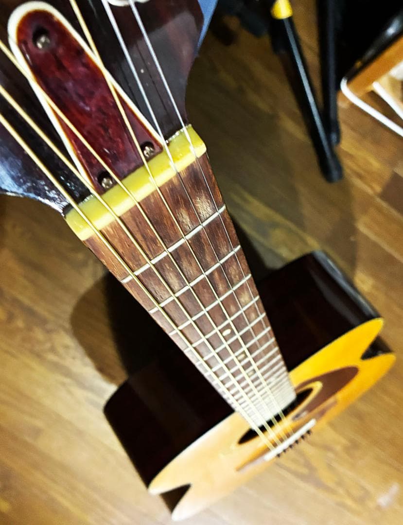 ひ*き様 ★　赤ラベル並みに鳴ります！綺麗な音色!ビンテージ　ヤマハFG130