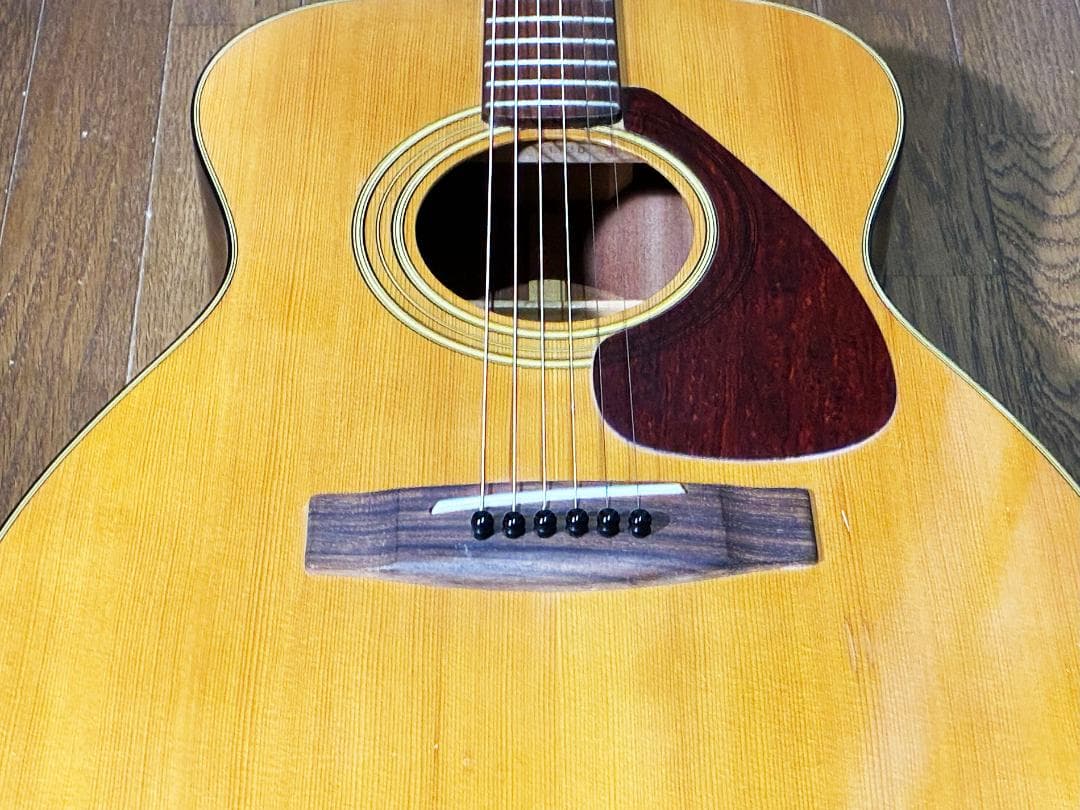 ひ*き様 ★　赤ラベル並みに鳴ります！綺麗な音色!ビンテージ　ヤマハFG130