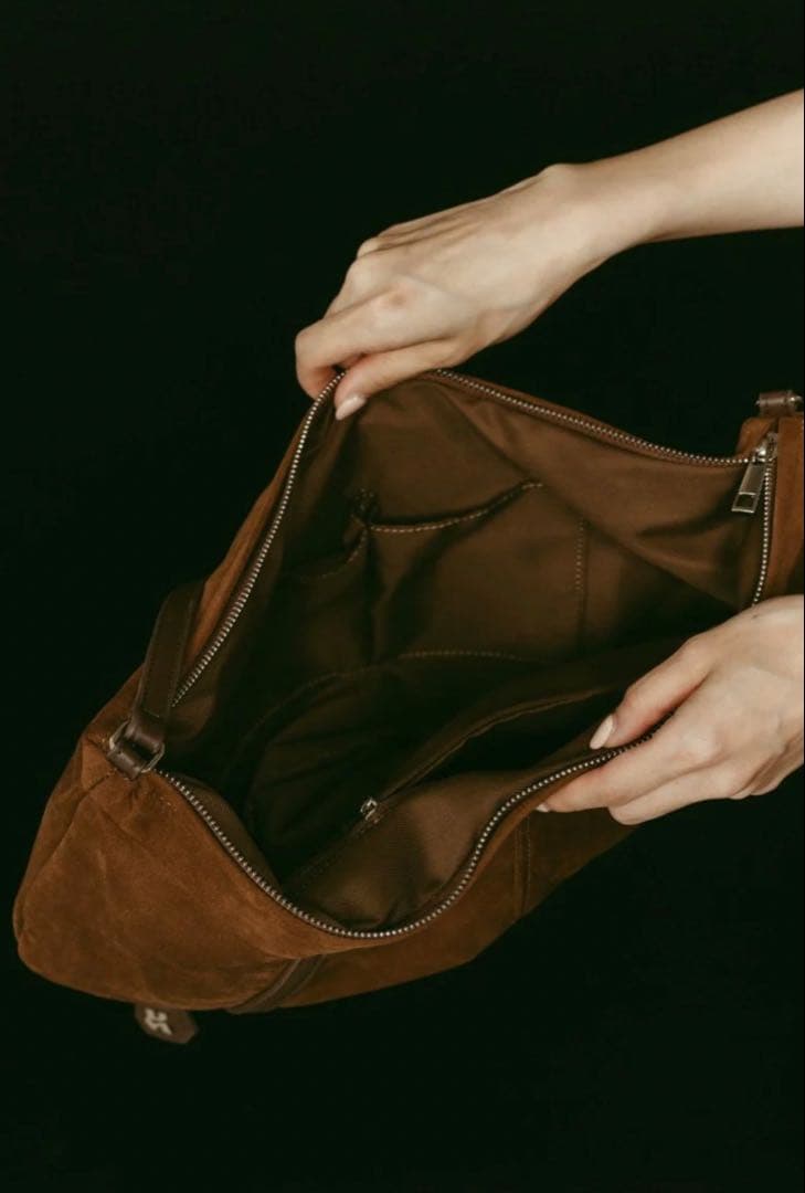 新品　クヌースマーフKnuth Marf suede moon bag