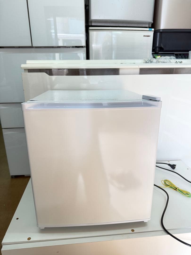 【極美品】エスケイジャパン　小型冷蔵庫