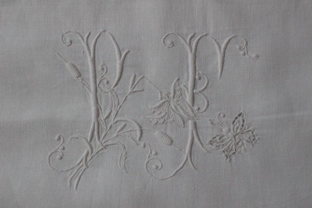 フランスアンティーククッションカバー France Antique \"P・F\"蝶