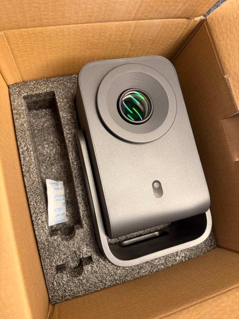 【極美品】TCLプロジェクターC1 ホームプロジェクター