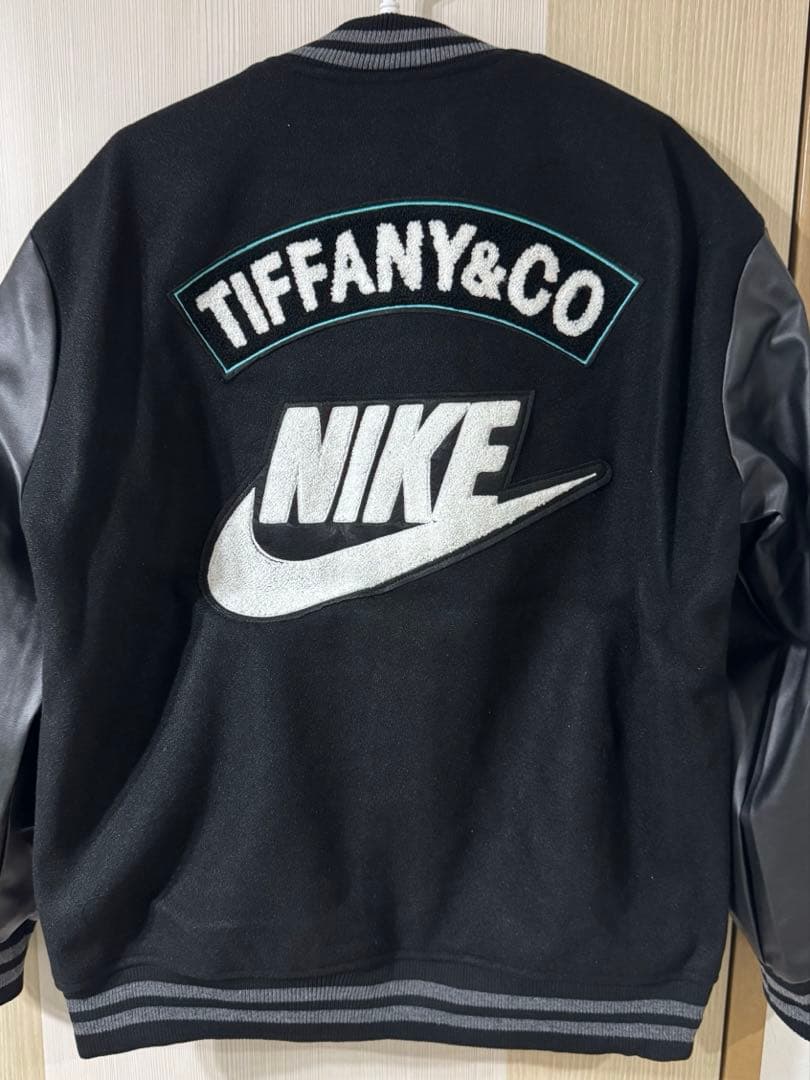 Tiffany & Co.Nike スタジャン XL