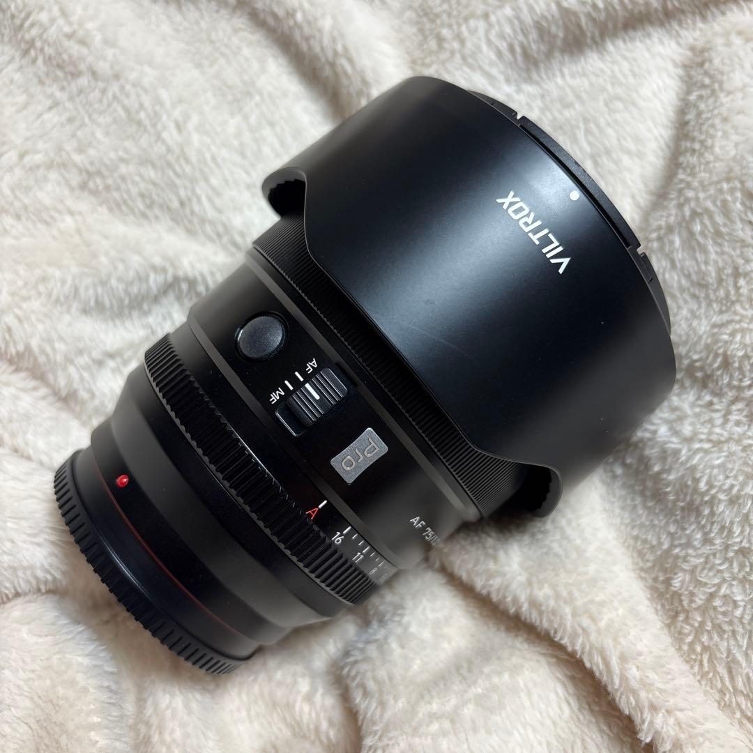 Viltrox af 75mm f/1.2 レンズ フード付き