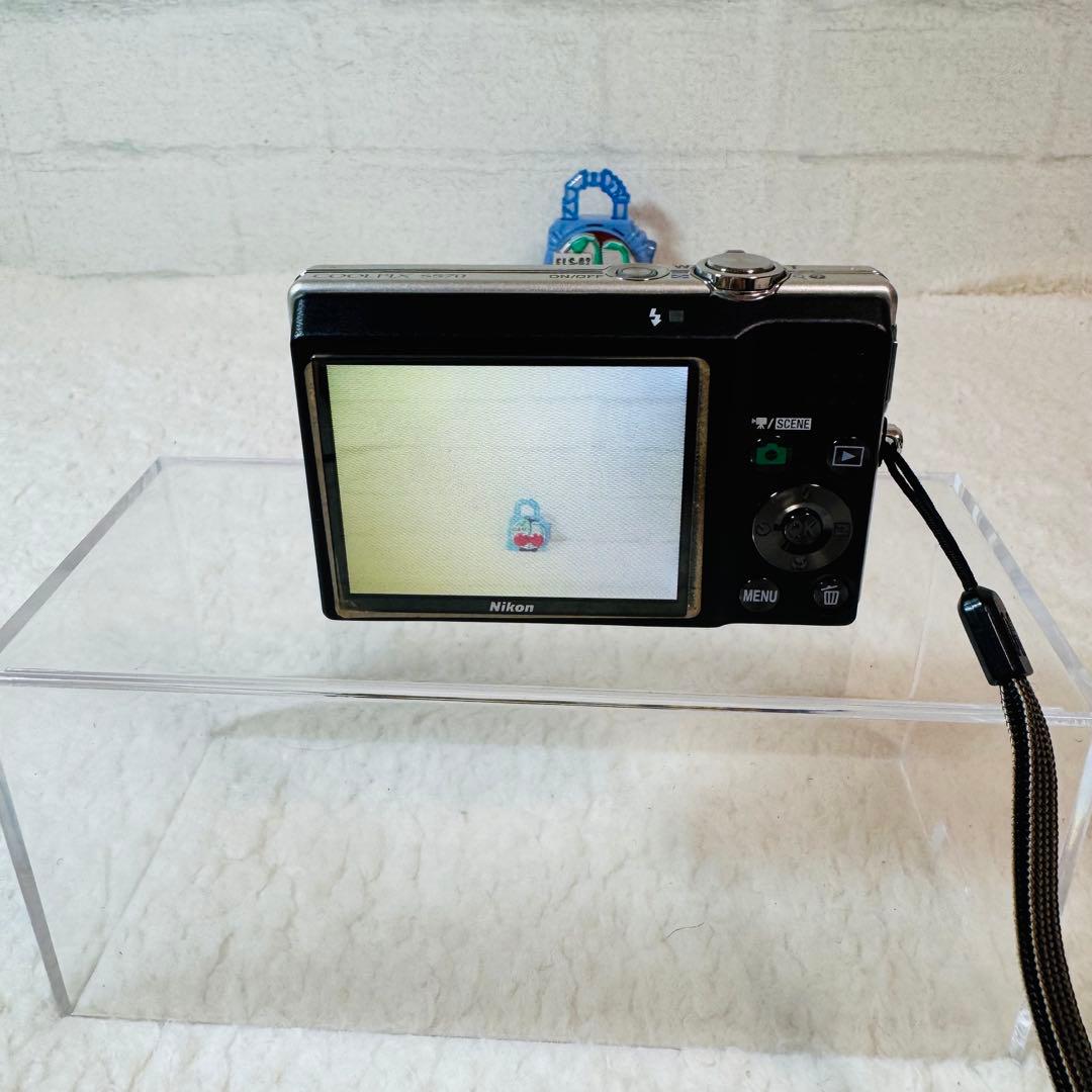 美品✨Nikon COOLPIX S570 シルバー 動作確認済み 付属品あり
