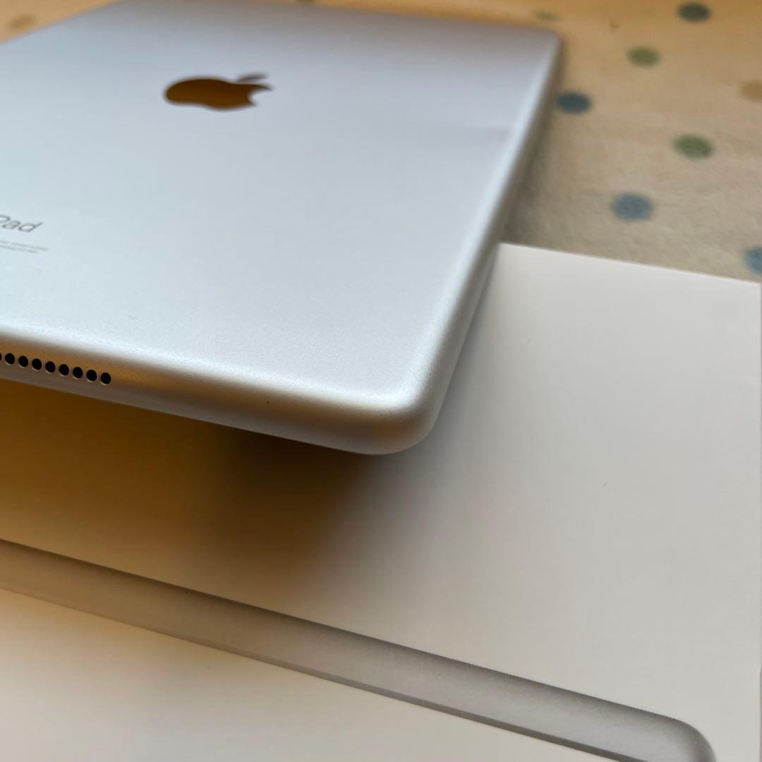 Apple iPad シルバー 本体 MK2L3J/A 64GB 第9世代