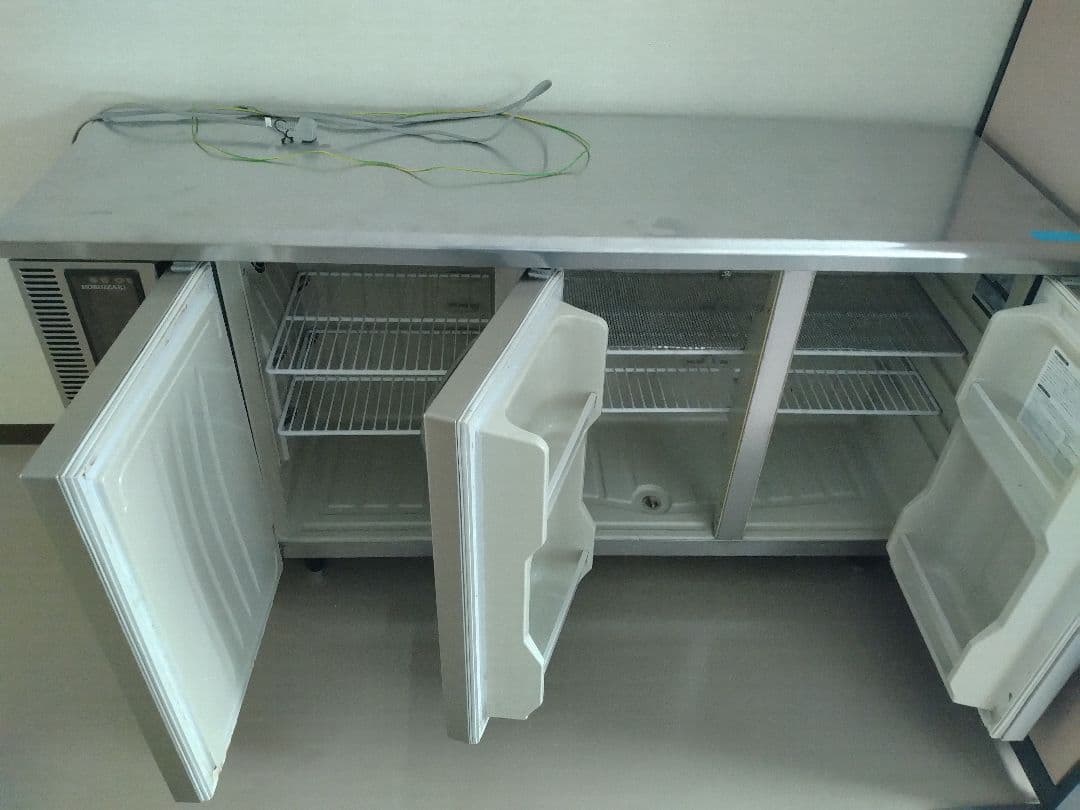 台湾マグロ　送料込み ホシザキ 業務用 テーブル形 冷凍冷蔵庫