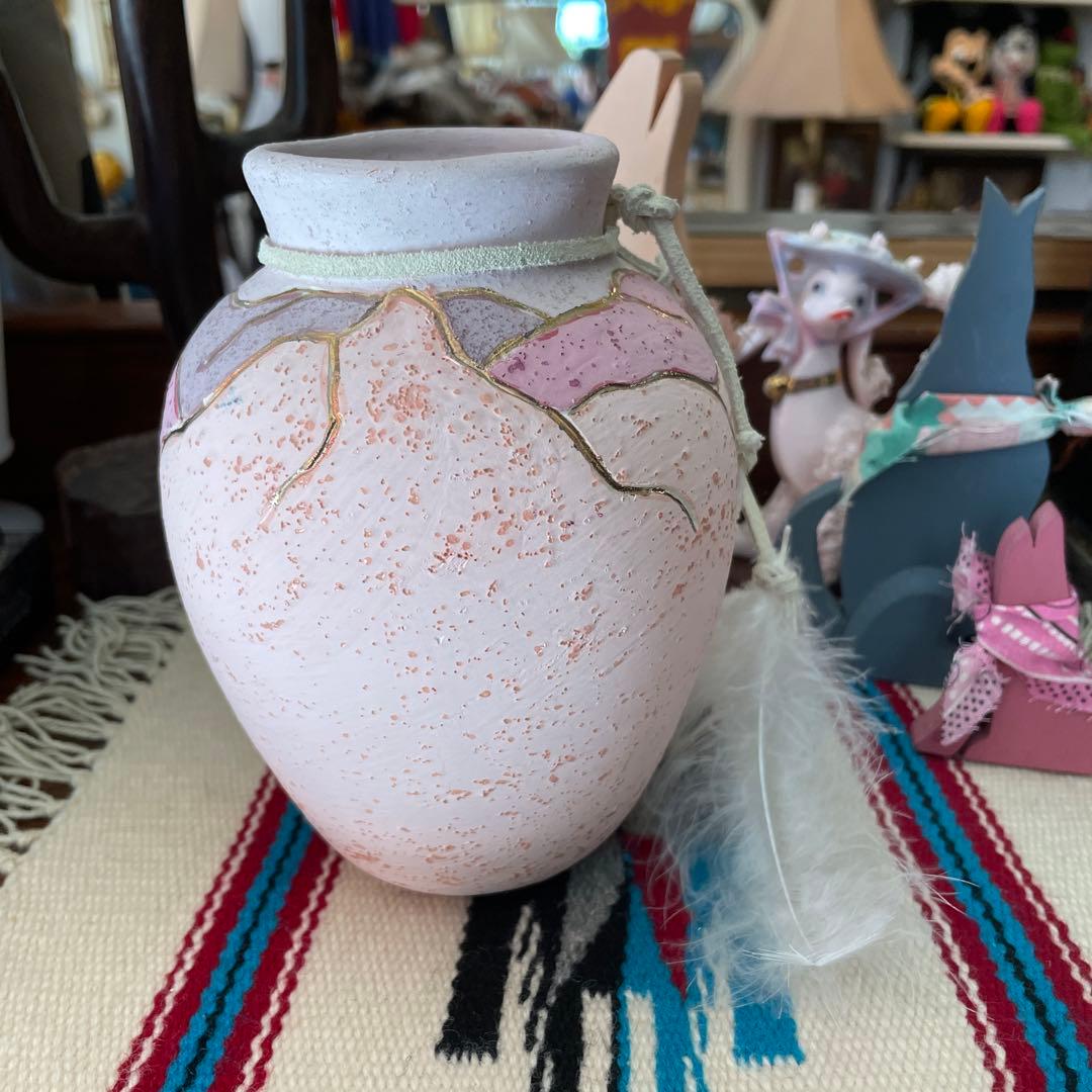 アリゾナ州　羽付きピンク色ポタリー壷　ナバホヴィンテージ　ネイティブアメリカン