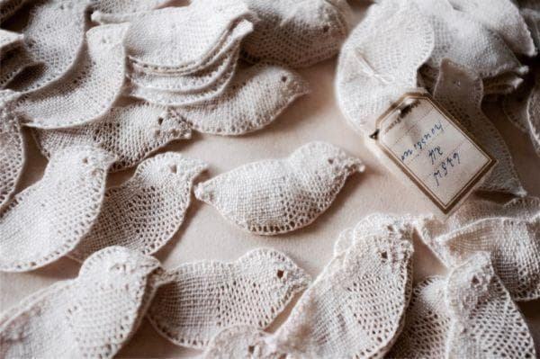 sold 30s フランス リネン 白のグリザイユと小鳥とアップリケ