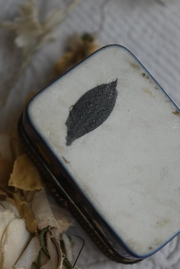 逸品ナポレオン　リモージュLimoges Castel　アンティーク　ピルケース