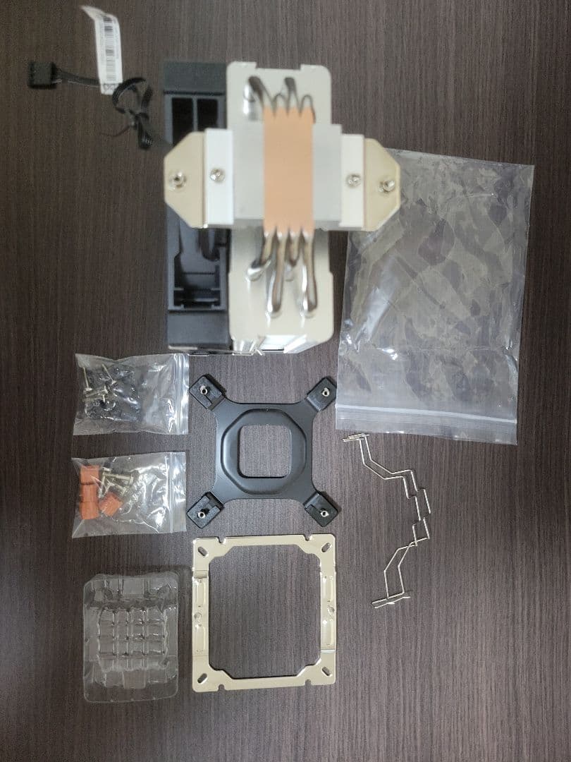 ジャンク ryzen 9700x 7800xt b650 ak400