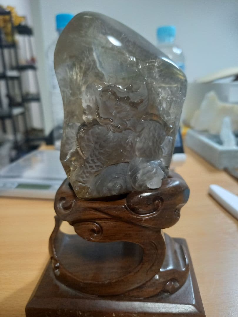ルチルクォーツ　麒麟　彫り物　ルチルクォーツ水晶部分75×95ミリ　早く売り切り