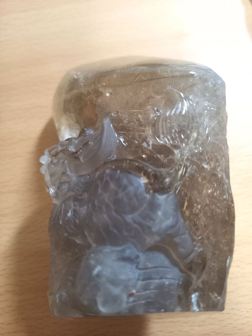 ルチルクォーツ　麒麟　彫り物　ルチルクォーツ水晶部分75×95ミリ　早く売り切り