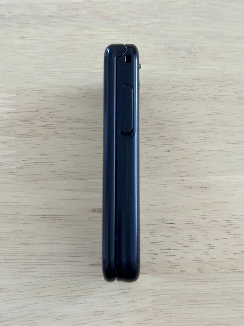 アップロード　docomo らくらくホン F-02J ネイビー