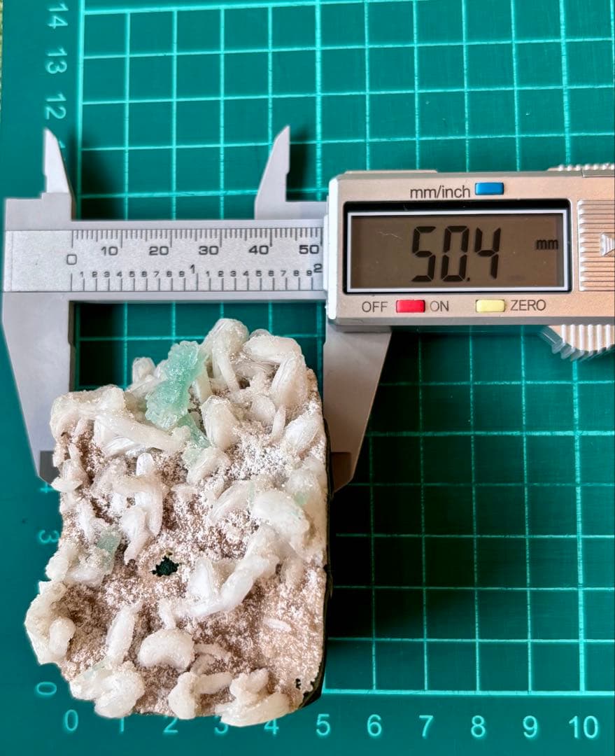 グリーンアポフィライト　スティルバイト　ヒューランタイト　インドマハラシュトラ産