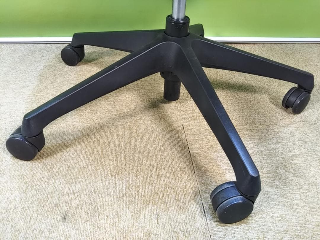 zw　オカムラ　シルフィーチェア　前傾機能　ハイバック　クッションタイプ 中古