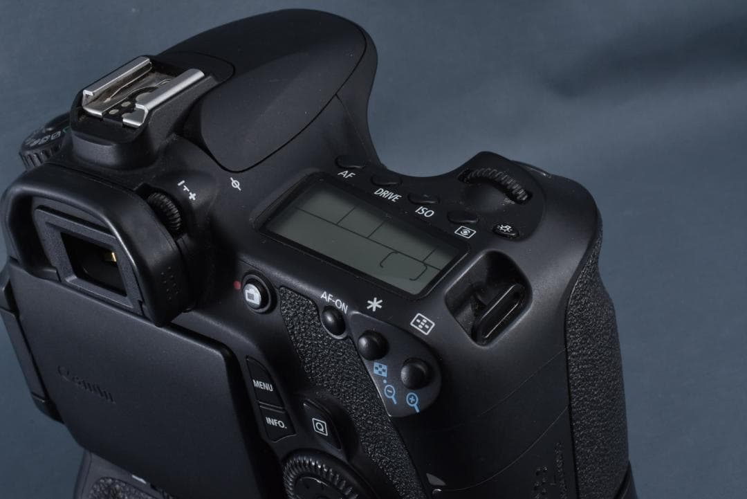 【極美品】Canon EOS 60D ＋ バッテリーグリップ BG-E9セット
