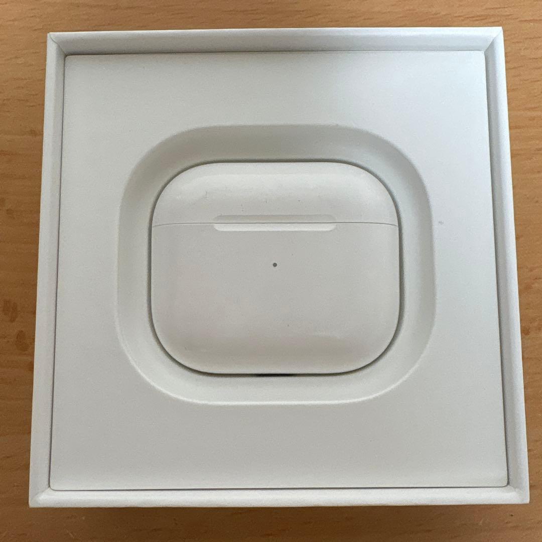 〈Apple〉AirPods（第3世代）