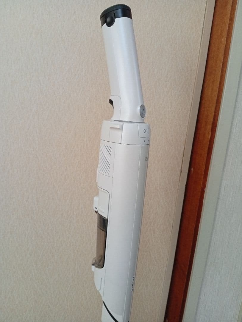 ✩土日限定価格☆【美品】Shark LC400JWH コードレスクリーナー