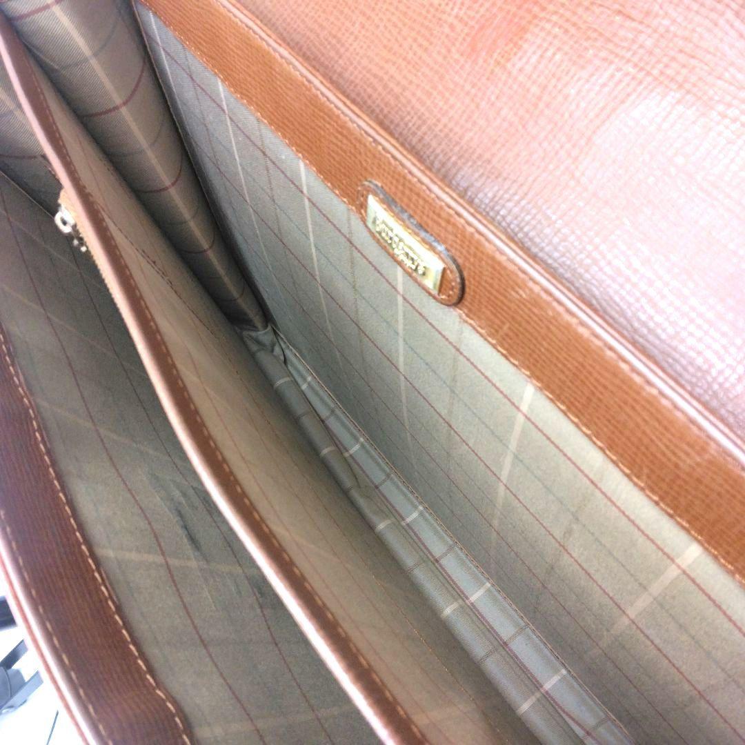 Burberrys　ビジネスバッグ　ブリーフケース　A4可　鍵　ゴールド金具