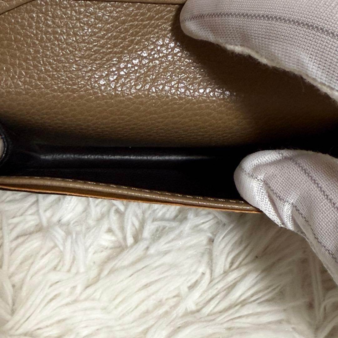 【極美品】TOD'S 名刺入れ　型押しロゴ マルチカラー