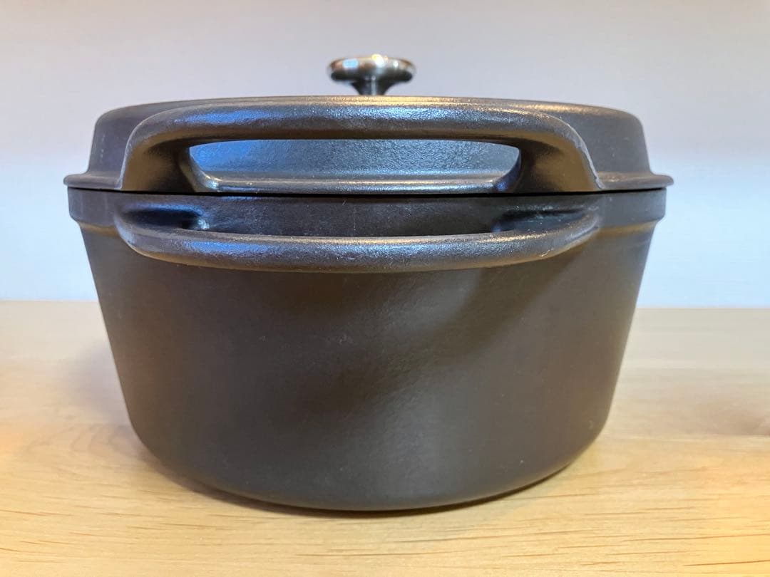 m*.様 VERMICULAR 鍋 ブラック 直径 22cm バーミキュラ 両手