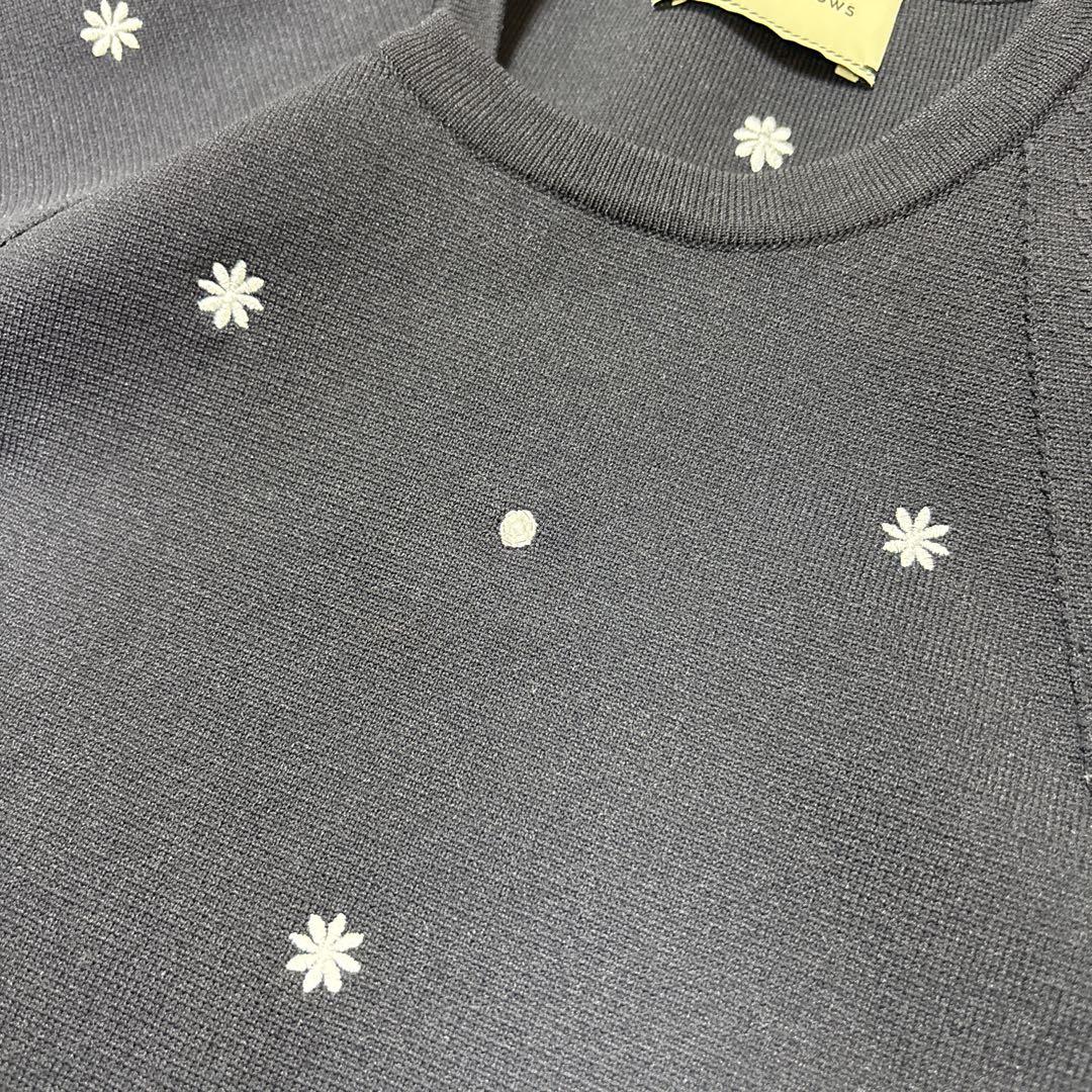 【極美品】ユナイテッドアローズ　エンブロイダリー　フラワー　ケープ　ニット　濃紺