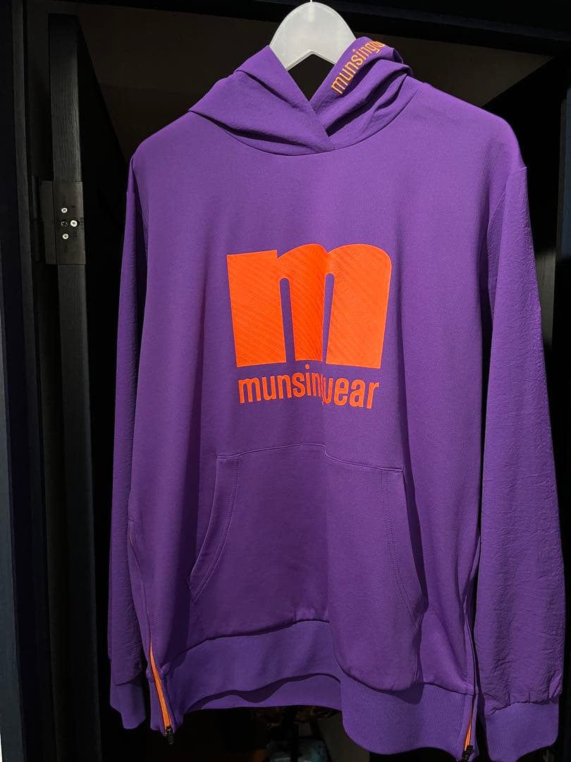 新品munsingwear パープル フード付きパーカーL L