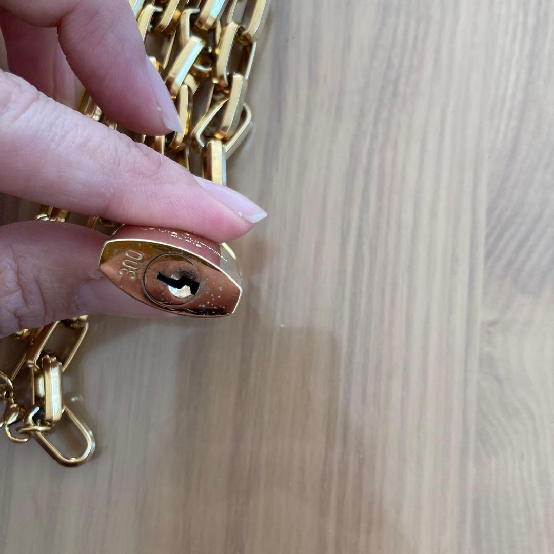 LOUISVUITTON 現行モデル南京錠　エッジカデナお探しの方に