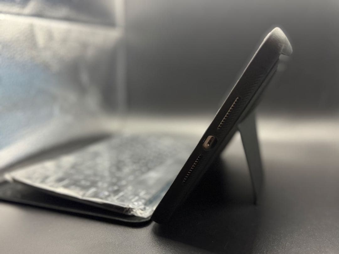 90%SIMフリーお絵かきipadスタンド型ハードケースキーボードペンシル