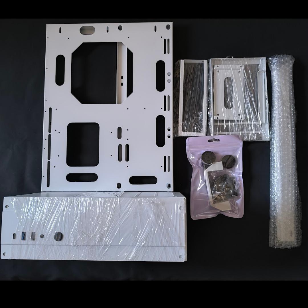 【新品】オープンフレームのPCケース 垂直ベンチ台 白 ATX