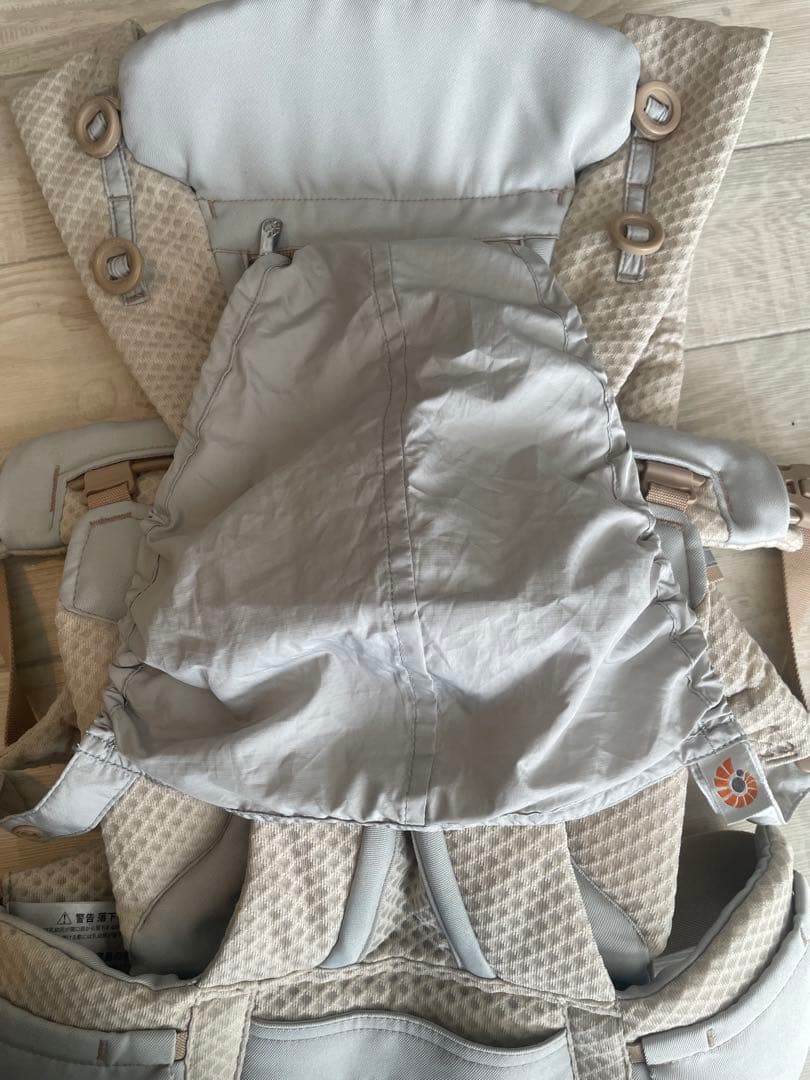 エルゴベビー抱っこ紐 オムニブリーズ サンドベージュ　ポーチ付き