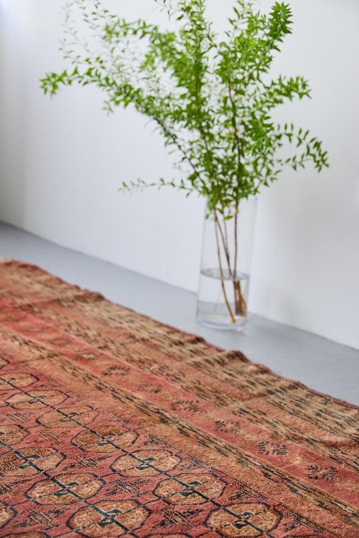 アンティークラグ　トルクメン族 エルサリ（189×135cm）赤　黒　茶