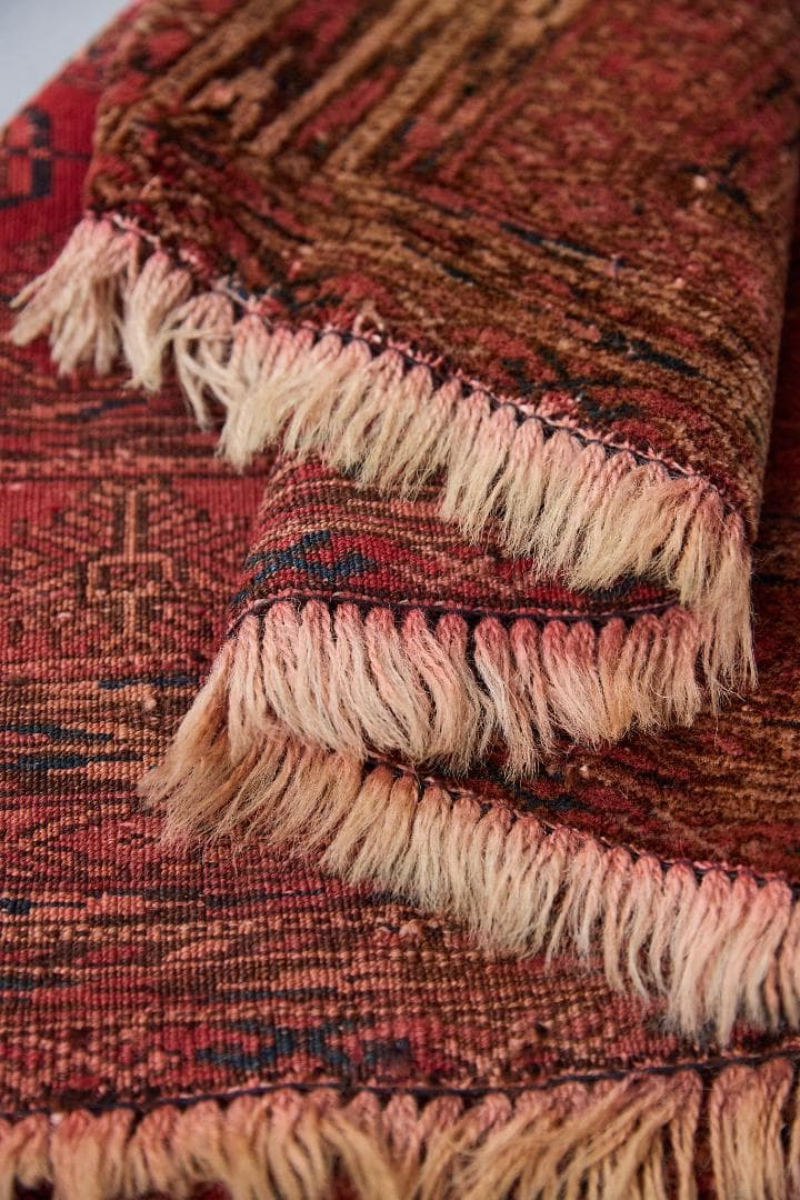 アンティークラグ　トルクメン族 エルサリ（189×135cm）赤　黒　茶