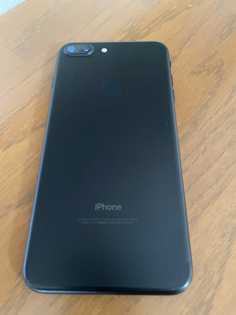 Apple iPhone7 Plus ブラック32GB SIMフリー