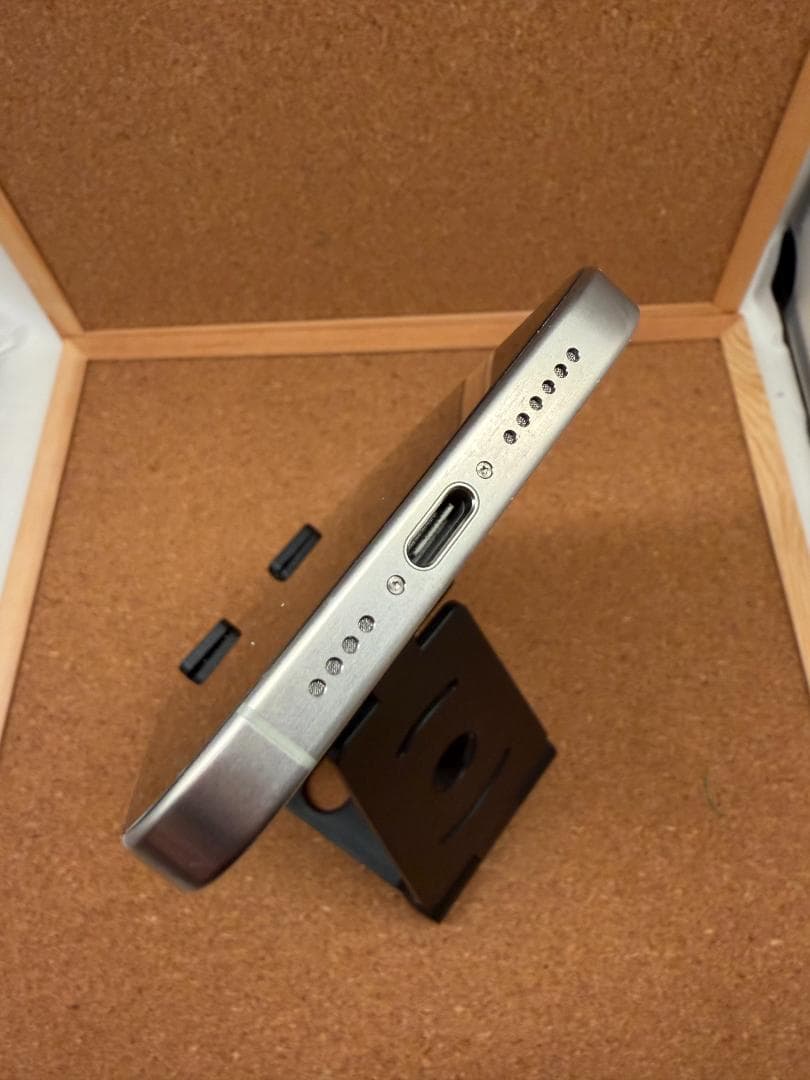 iPhone 15 Pro MAX ナチュラル 256 GB バッテリー100%