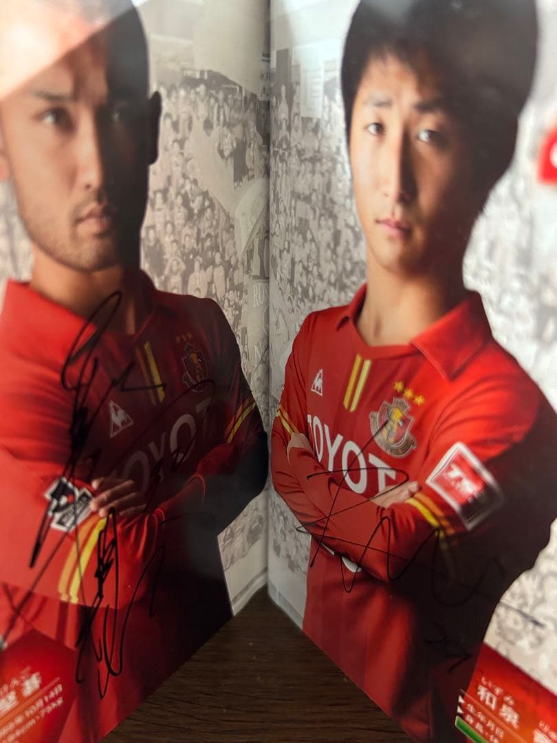 名古屋グランパス　直筆サイン入りファンクラブ本全選手&監督　2016年