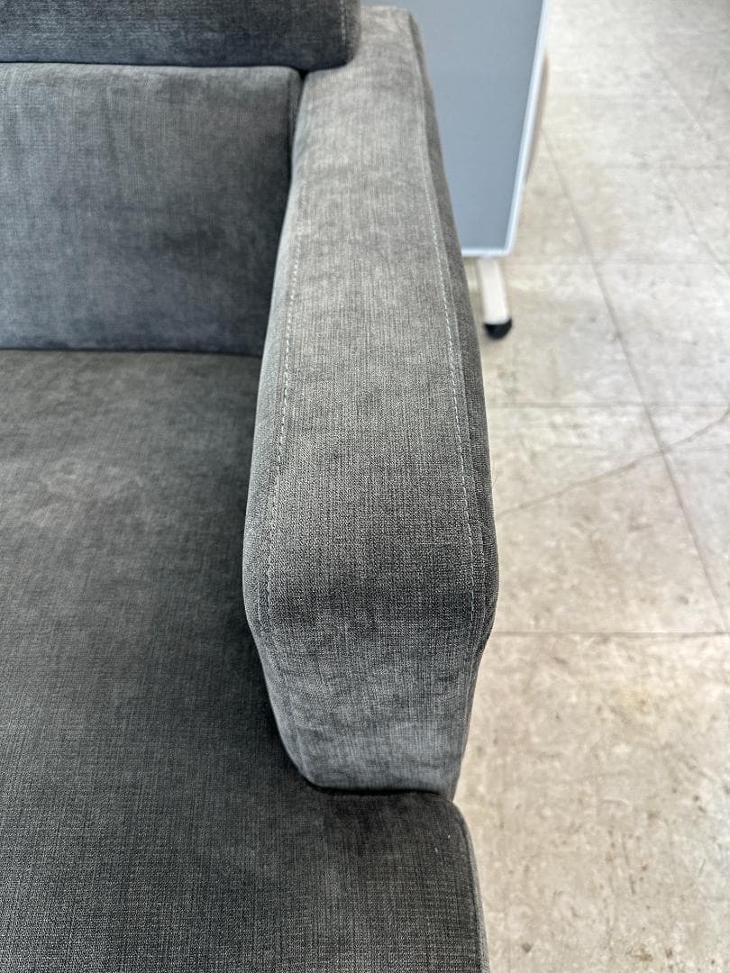 ニトリ　2人掛けソファ　サザーラ　8段階可変式ヘッドレスト　グレー