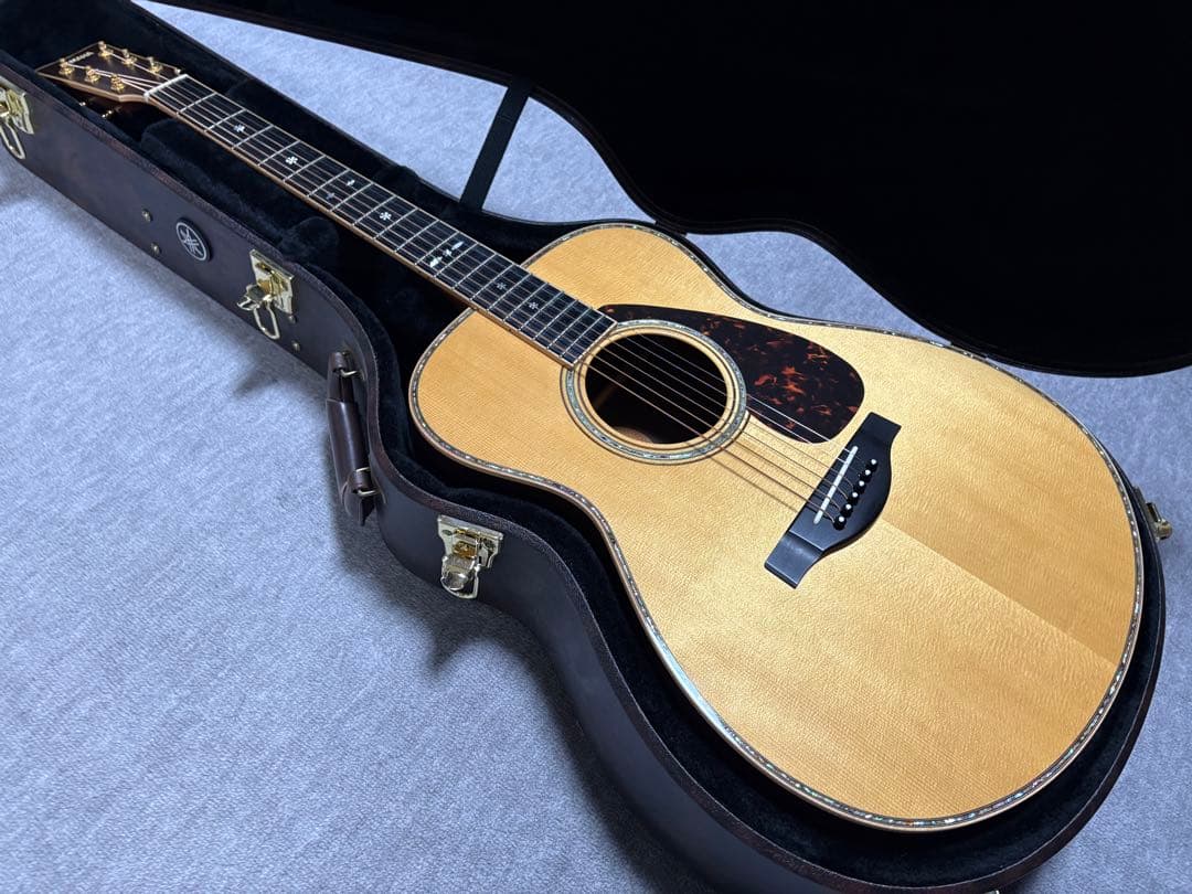 まみ。アコースティックギター ヤマハLS36 ハードケース付き