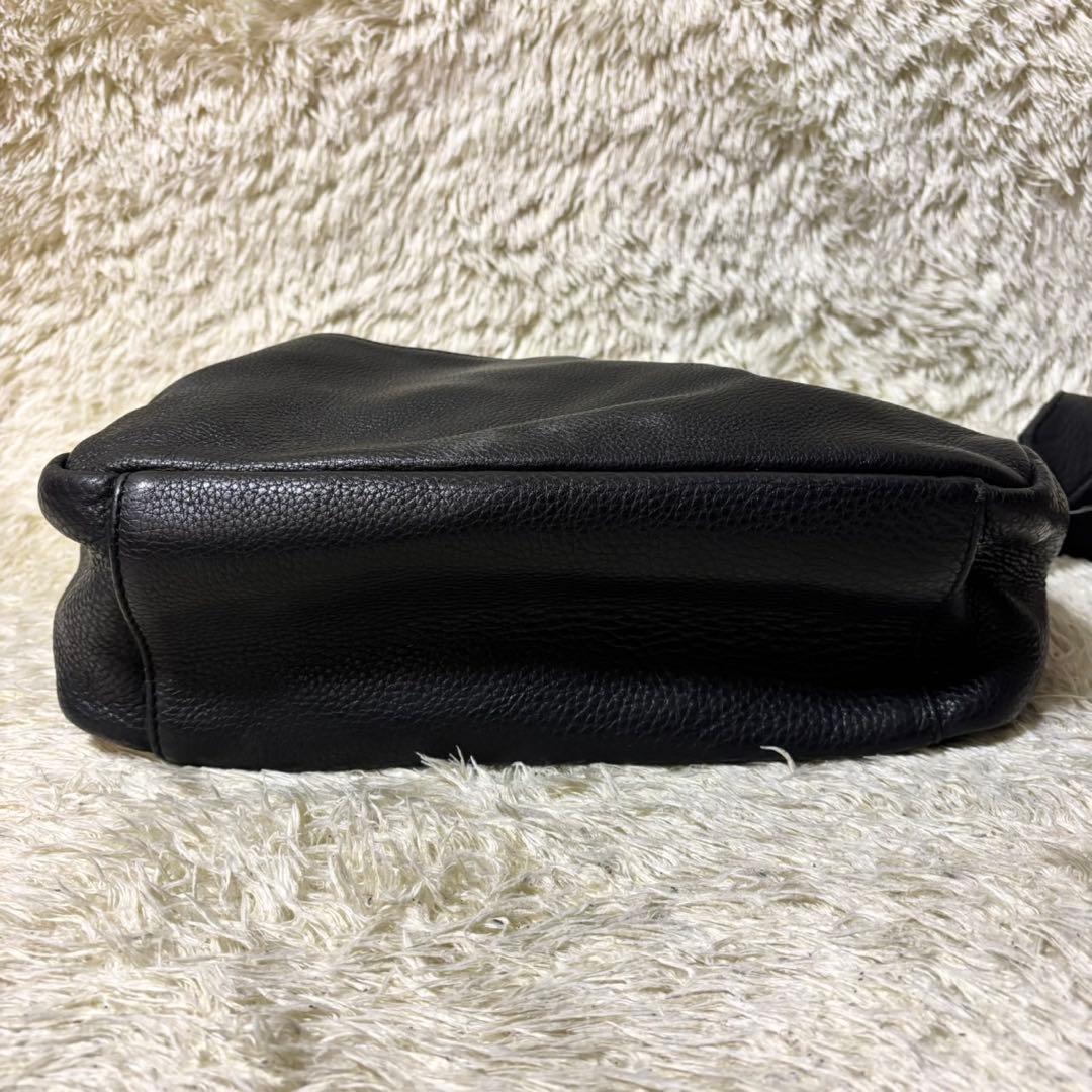 【美品】 ヴィヴィアンウエストウッド ショルダーバッグ レザー 黒 オーブ