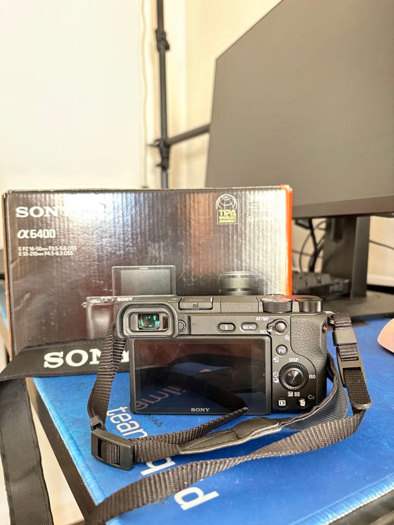 [美品]Sony α6400 ミラーレスカメラ + Tamronレンズセット